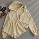 ست سه‌تکه هودی، تاپ و شورتک